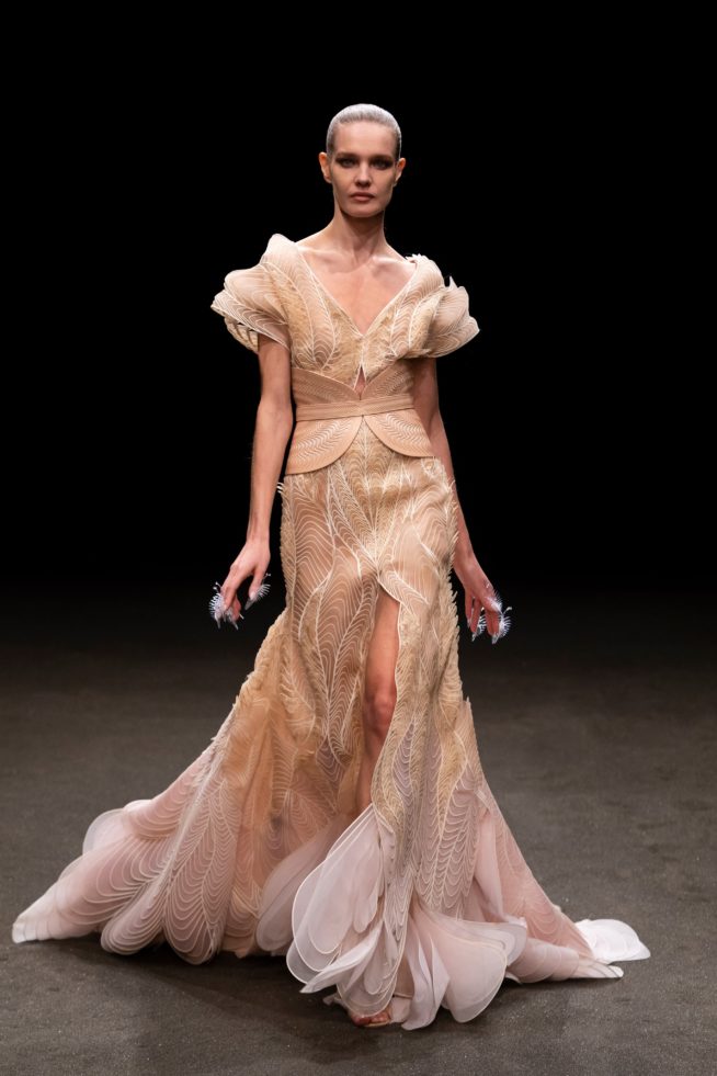 00018-iris-van-herpen-couture-spring-21-credit-gio-staiano