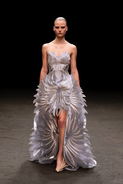 00019-iris-van-herpen-couture-spring-21-credit-gio-staiano