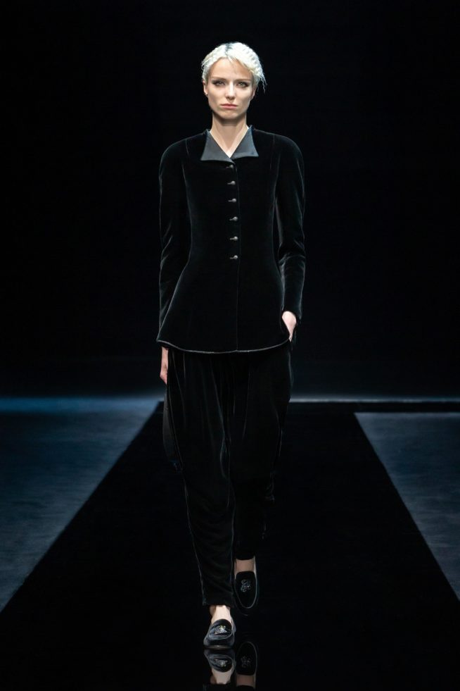 00048-giorgio-armani-rtw-fall-21