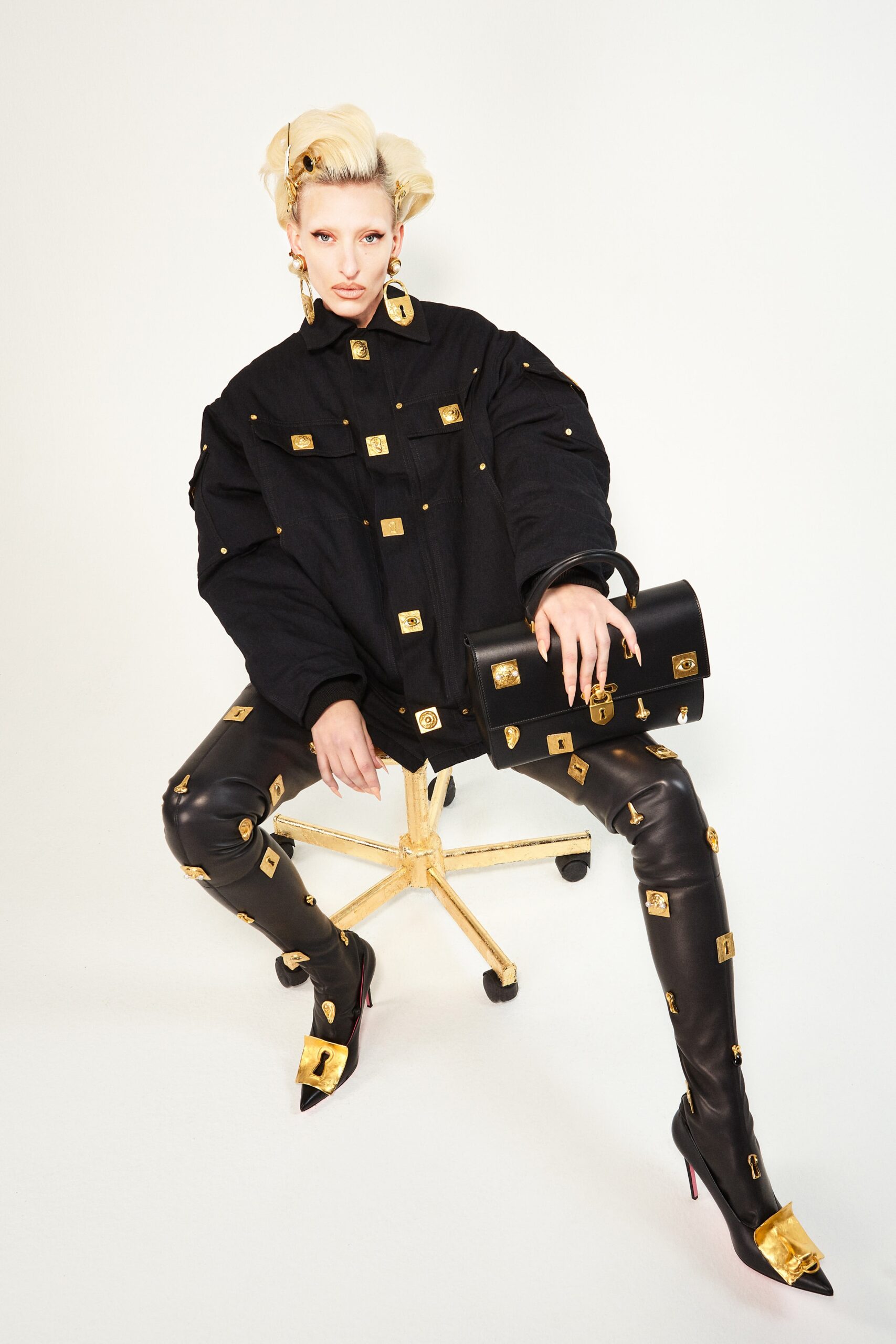 00003-schiaparelli-rtw-fall-21-credit-daniel-roseberry