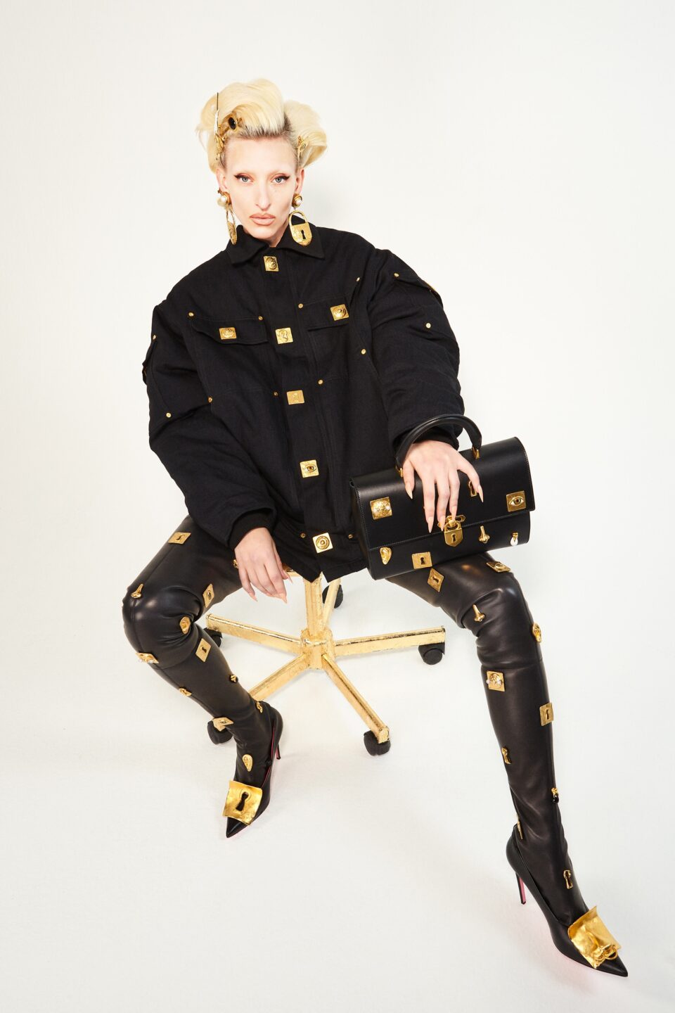 00003-schiaparelli-rtw-fall-21-credit-daniel-roseberry