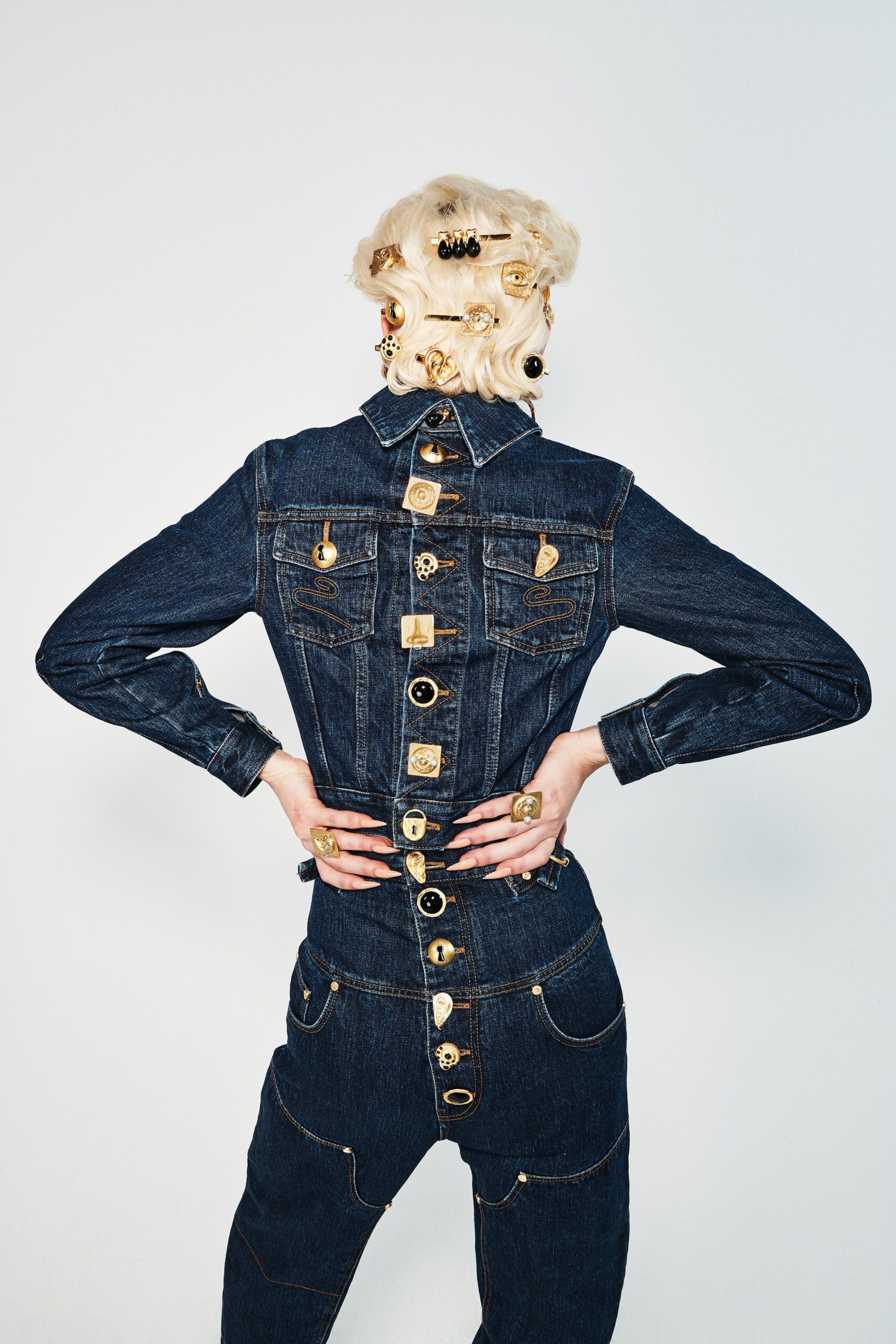 00004-schiaparelli-rtw-fall-21-credit-daniel-roseberry