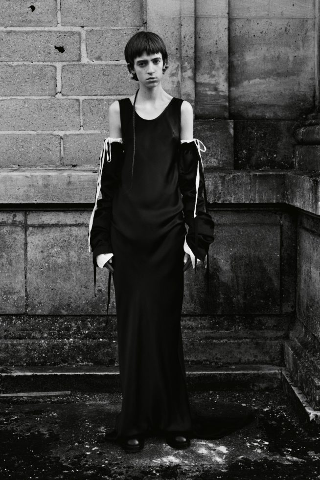 00016-ann-demeulemeester-fall-21-rtw-credit-willy-vanderper