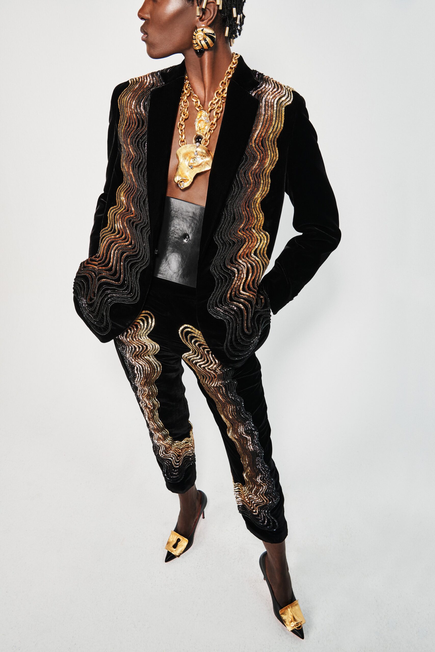 00019-schiaparelli-rtw-fall-21-credit-daniel-roseberry