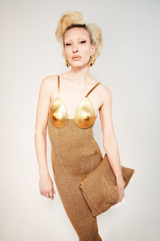 00020-schiaparelli-rtw-fall-21-credit-daniel-roseberry