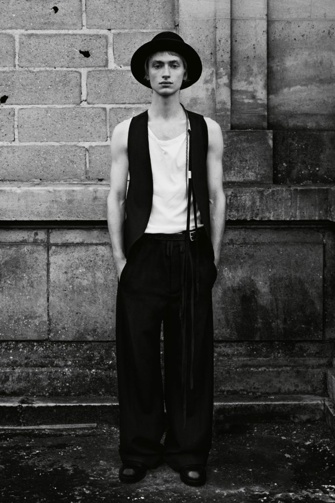 00026-ann-demeulemeester-fall-21-rtw-credit-willy-vanderper