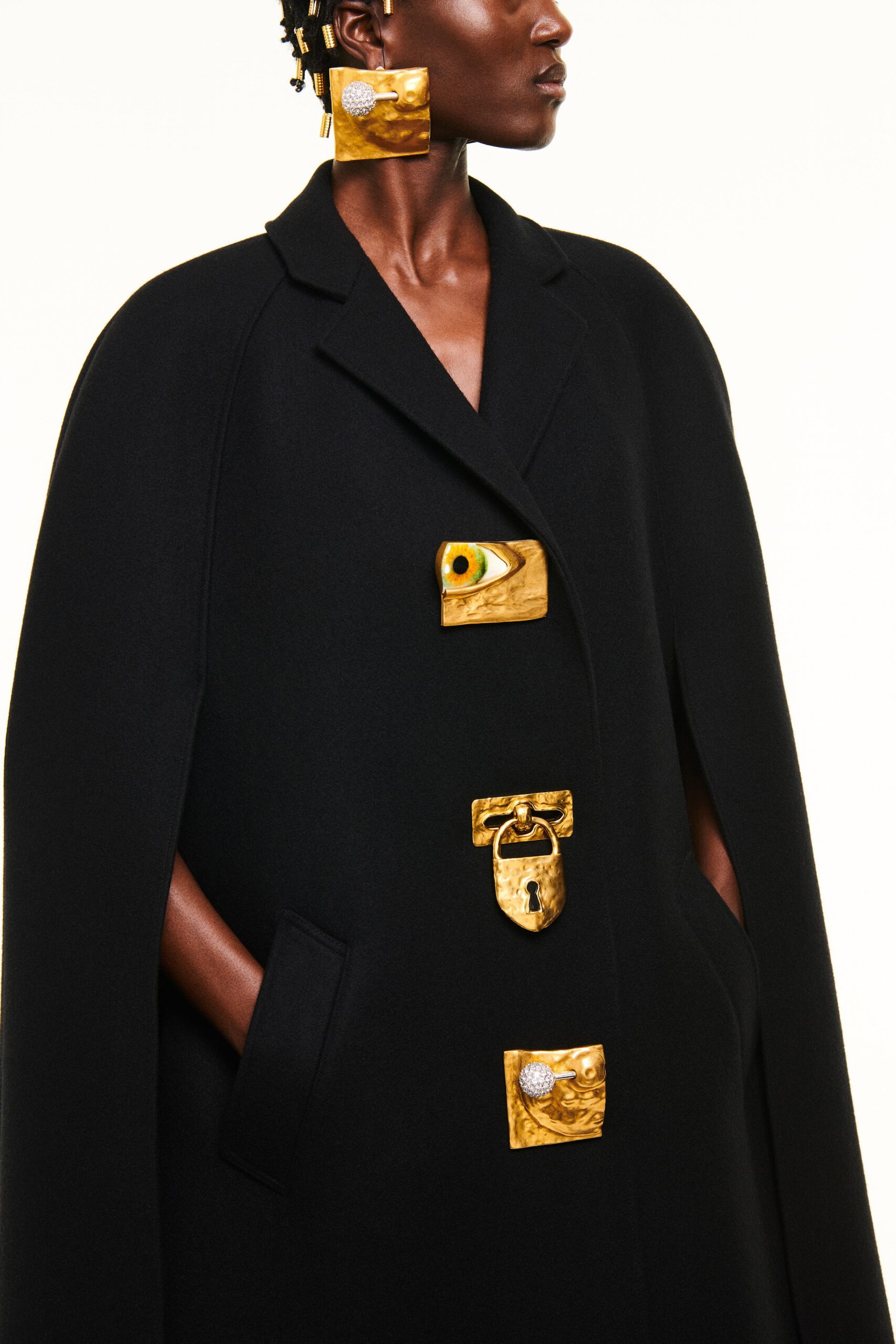 00030-schiaparelli-rtw-fall-21-credit-daniel-roseberry