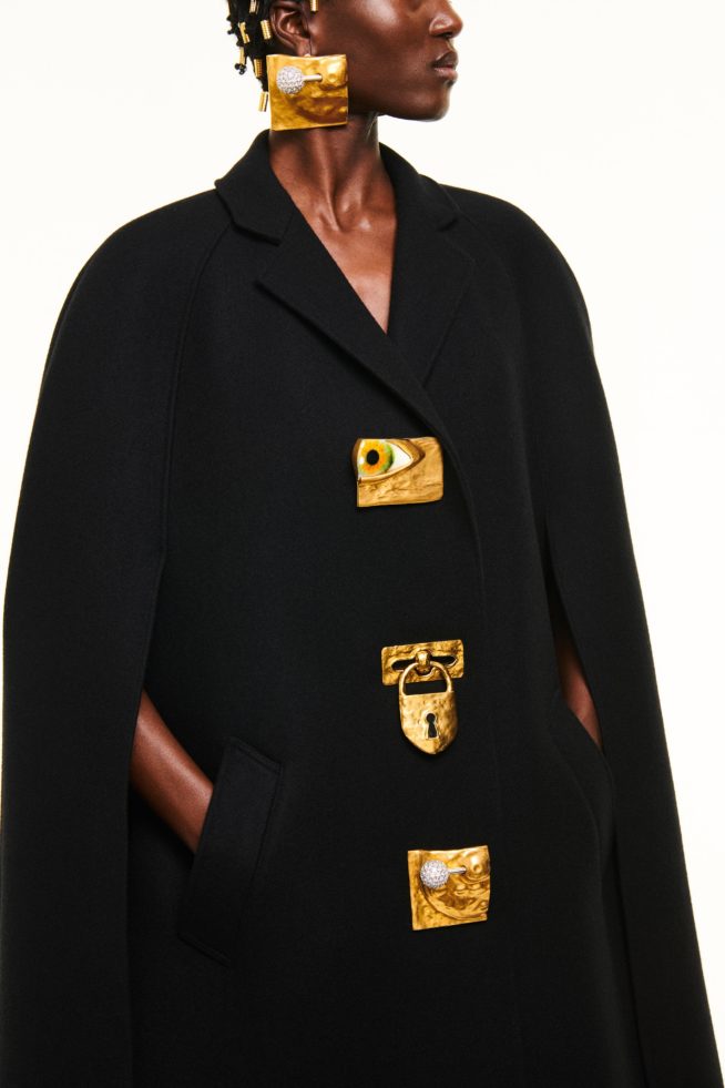 00030-schiaparelli-rtw-fall-21-credit-daniel-roseberry