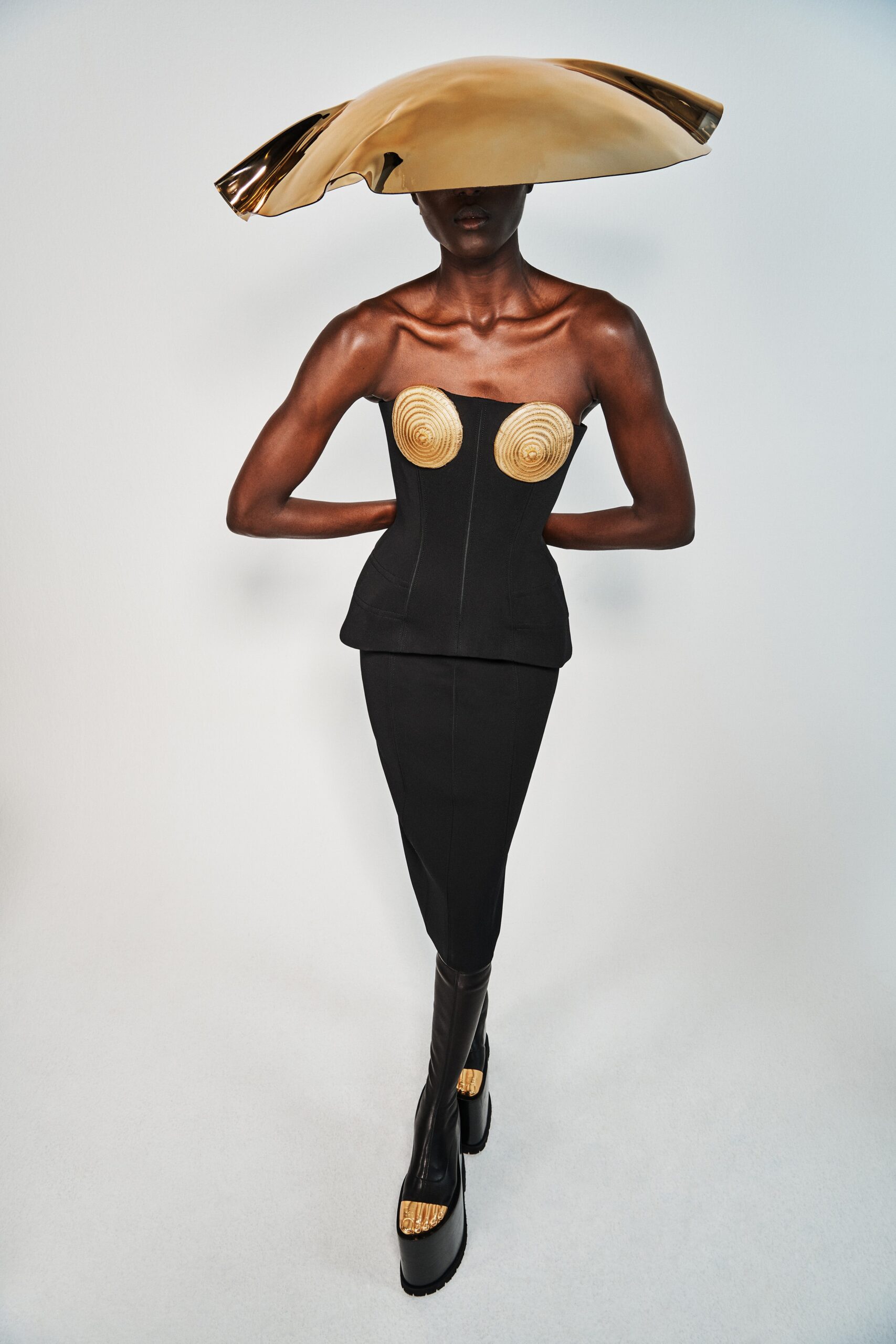00035-schiaparelli-rtw-fall-21-credit-daniel-roseberry