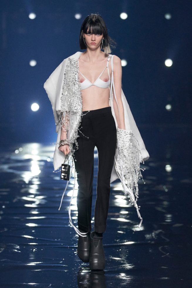 00051-givenchy-rtw-fall-21