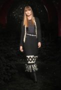 24_look_024
