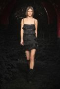 53_look_053