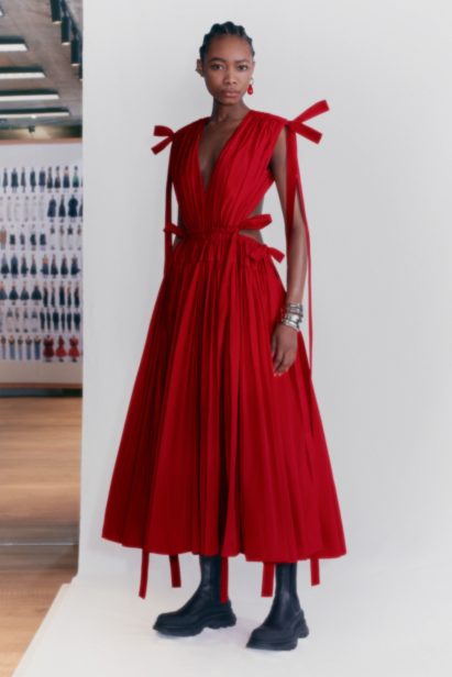 00002-alexander-mcqueen-pre-fall-21