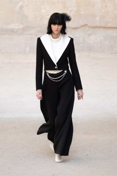 00005-chanel-resort-2022