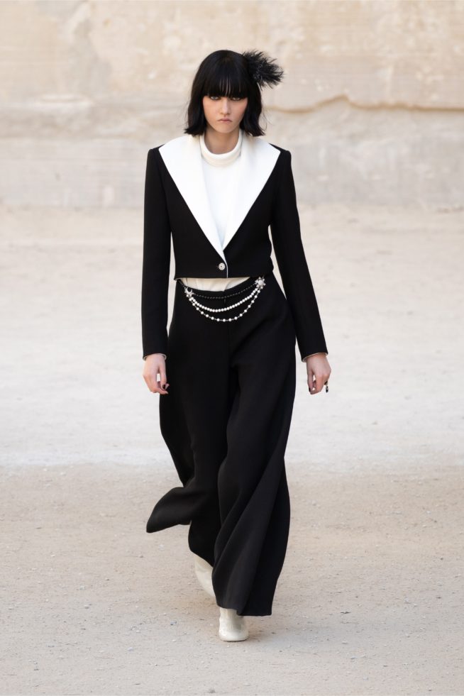 00005-chanel-resort-2022