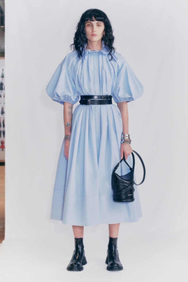 00021-alexander-mcqueen-pre-fall-21