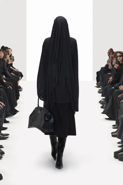 00001-balenciaga-spring-2022-rtw