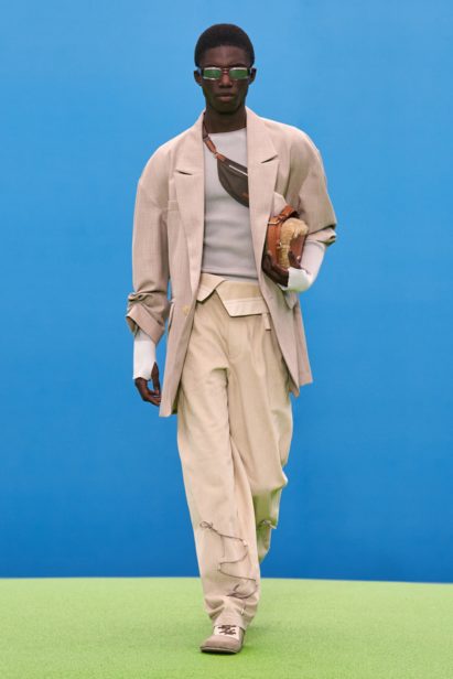 00006-jacquemus-fall-21-credit-imaxtree-courtesy-of-jacquemus