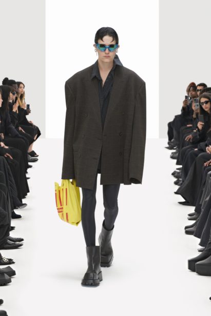 00008-balenciaga-spring-2022-rtw