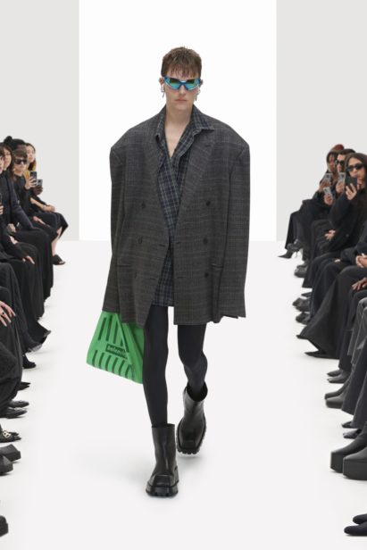 00010-balenciaga-spring-2022-rtw