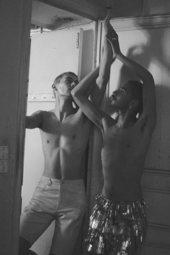00015-loewe-menswear-spring-22-credit-david-sims