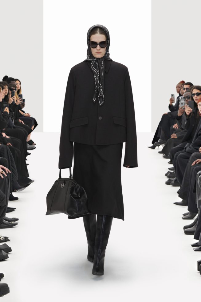 00017-balenciaga-spring-2022-rtw