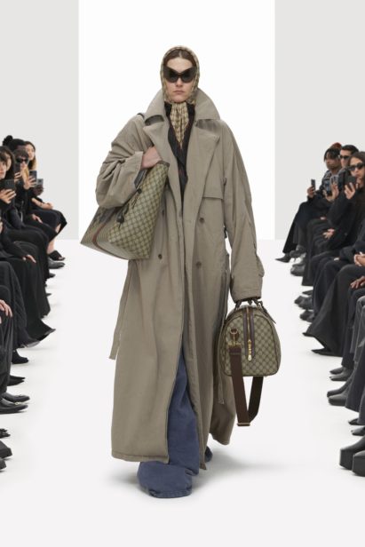 00021-balenciaga-spring-2022-rtw-1