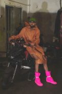 00024-loewe-menswear-spring-22-credit-david-sims