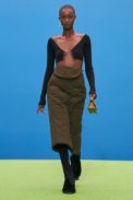 00029-jacquemus-fall-21-credit-imaxtree-courtesy-of-jacquemus