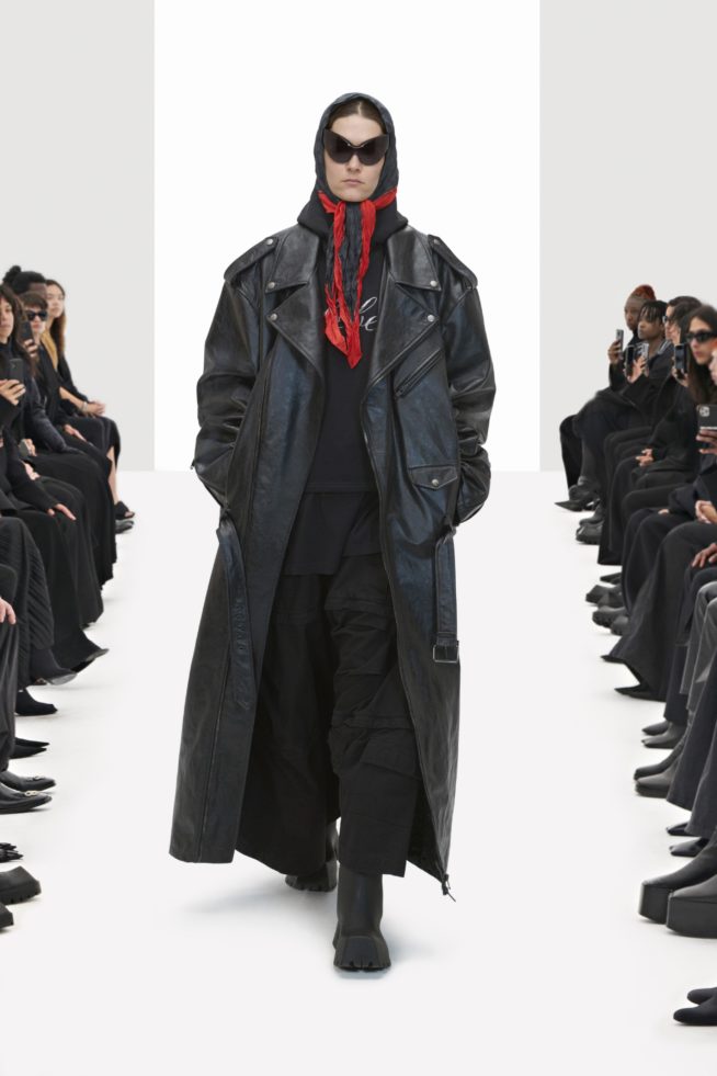 00032-balenciaga-spring-2022-rtw
