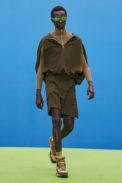 00032-jacquemus-fall-21-credit-imaxtree-courtesy-of-jacquemus