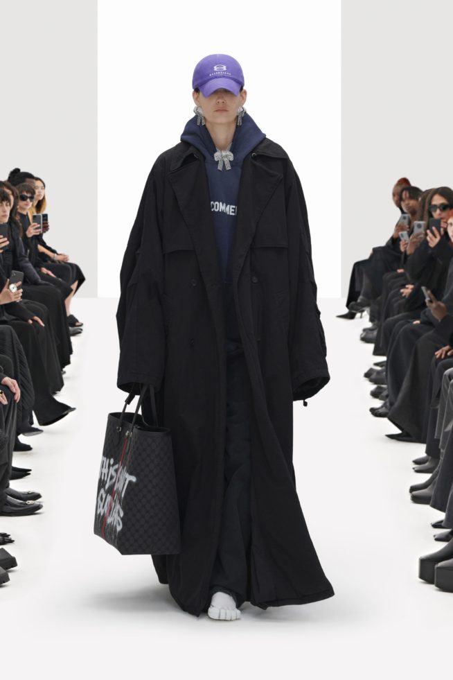 00033-balenciaga-spring-2022-rtw