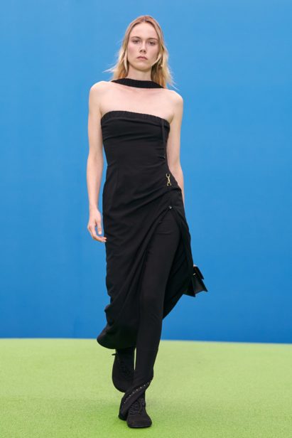 00056-jacquemus-fall-21-credit-imaxtree-courtesy-of-jacquemus