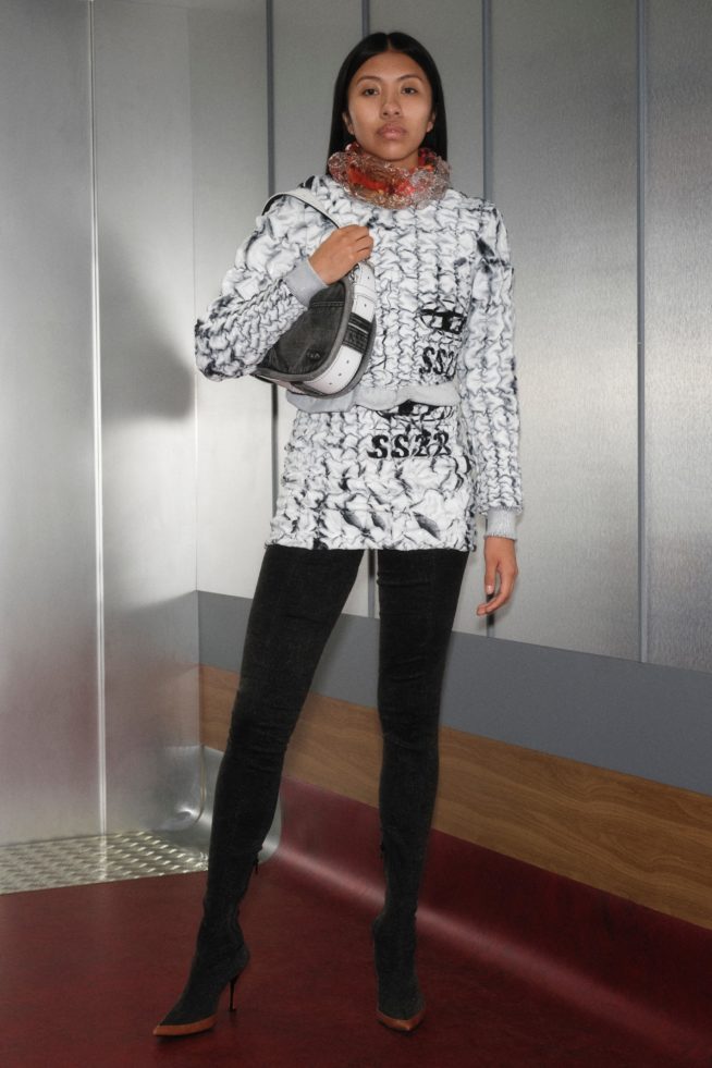 00057-diesel-ss22-credit-brand