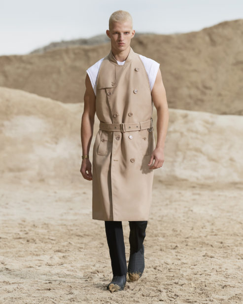 burberry-spring_summer-2022-menswear-presentation-collection-look-1-matteo