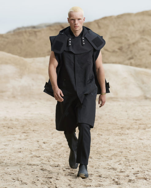 burberry-spring_summer-2022-menswear-presentation-collection-look-14-george