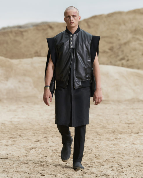 burberry-spring_summer-2022-menswear-presentation-collection-look-16-ben