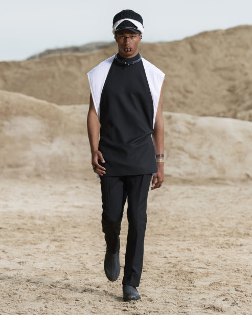 burberry-spring_summer-2022-menswear-presentation-collection-look-2-miles