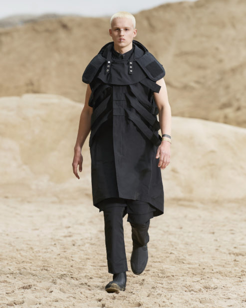 burberry-spring_summer-2022-menswear-presentation-collection-look-21-alexander