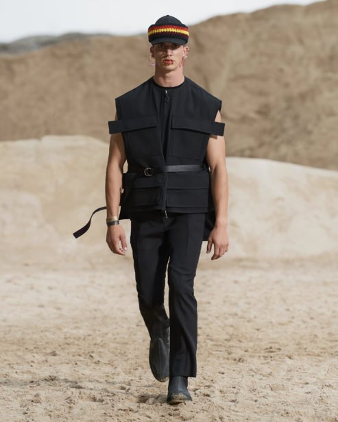 burberry-spring_summer-2022-menswear-presentation-collection-look-29-manolo