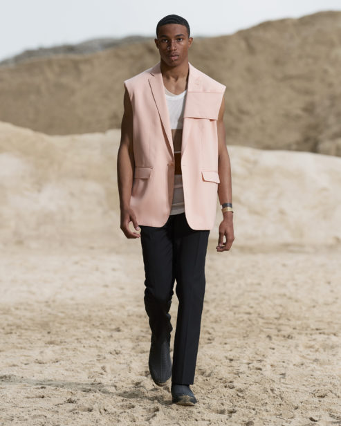 burberry-spring_summer-2022-menswear-presentation-collection-look-35-miles