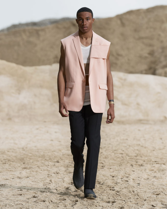 burberry-spring_summer-2022-menswear-presentation-collection-look-35-miles