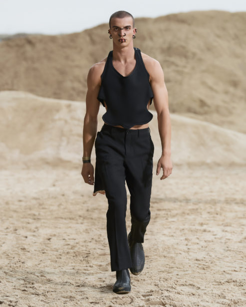 burberry-spring_summer-2022-menswear-presentation-collection-look-4-manolo