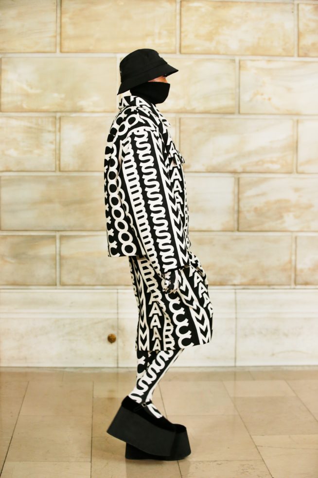 look-1-j_adore