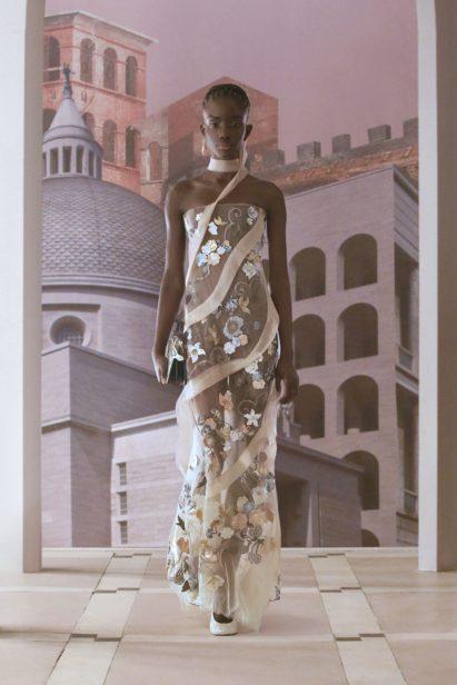 00002-fendi-couture-fall-2021-credit-brand