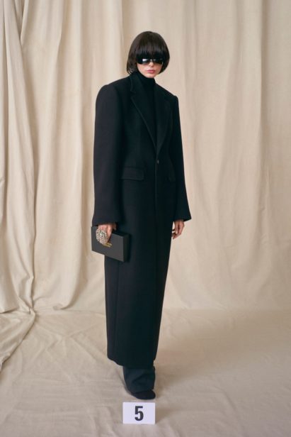00005-balenciaga-couture-fall-21-credit-brand