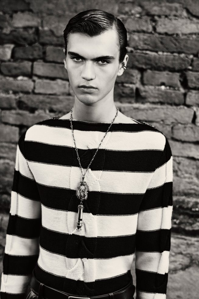 00006-alexander-mcqueen-mens-ss22-credit-brand