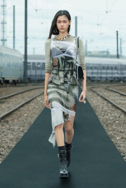 00006-givenchy-resort-22-credit-brand