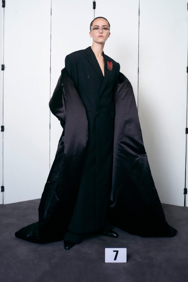 00007-balenciaga-couture-fall-21-credit-brand