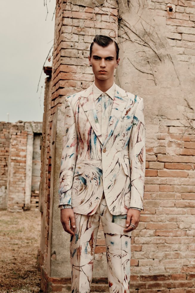 00009-alexander-mcqueen-mens-ss22-credit-brand